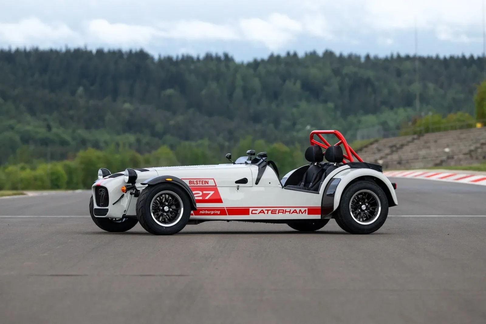 Caterhams neuestes Modell ehrt Deutschlands legendärste Rennstrecke
