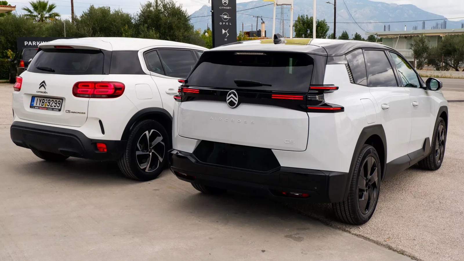 Wir fuhren den neuen C5 Aircross und verloren unseren Jeep-Kompass an Citroëns Komfort | Testbericht | Carscoops