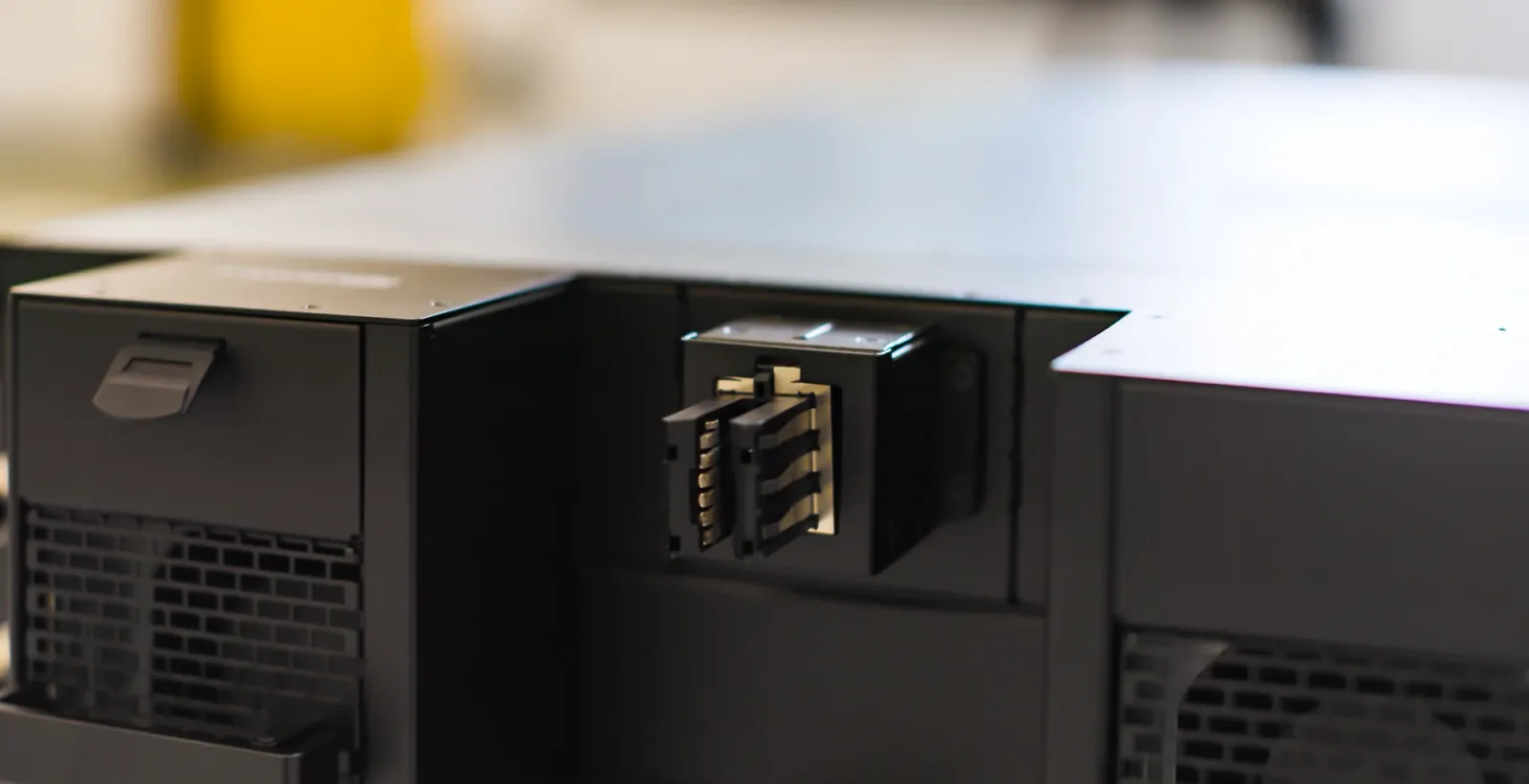 NVIDIA-Optikschalter bei Lambda: Energieverbrauch pro Rack sinkt auf 3 kW, Platz für 3.137 zusätzliche GPUs