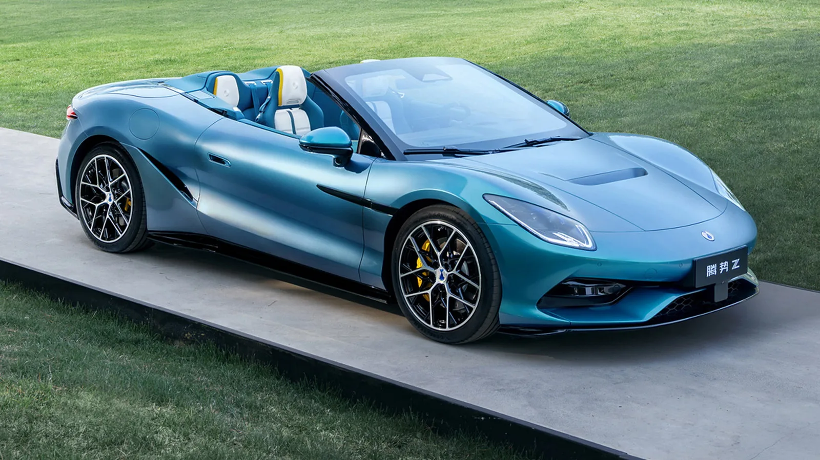 Denza Z verliert den Anschluss und lässt Maserati ins Wanken | Carscoops