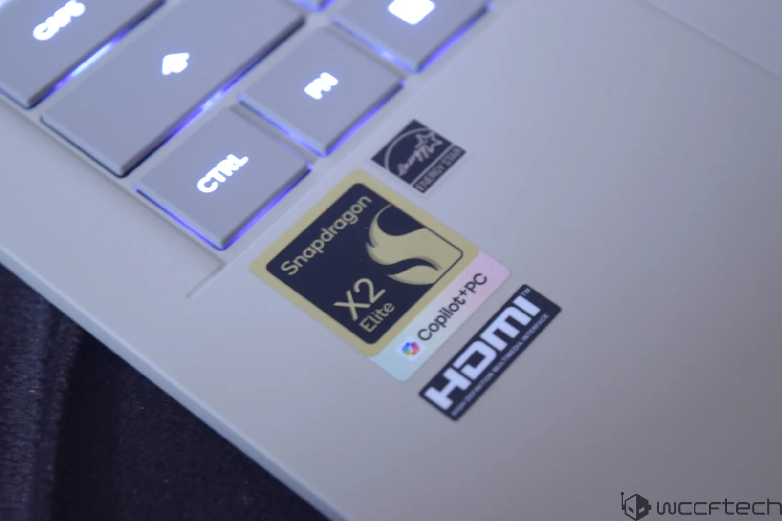 ASUS Zenbook A14 mit Snapdragon X2 Elite: Extrem leicht und mit superschneller CPU