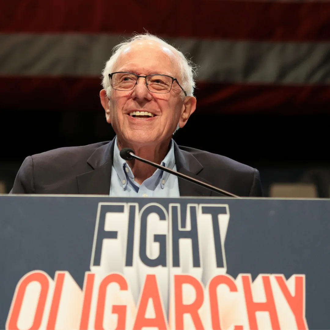 Bernie Sanders fordert 50-Prozent-Beteiligung des Staates an US-KI-Firmen und schlägt einen staatlichen KI-Souveränitätsfonds vor.