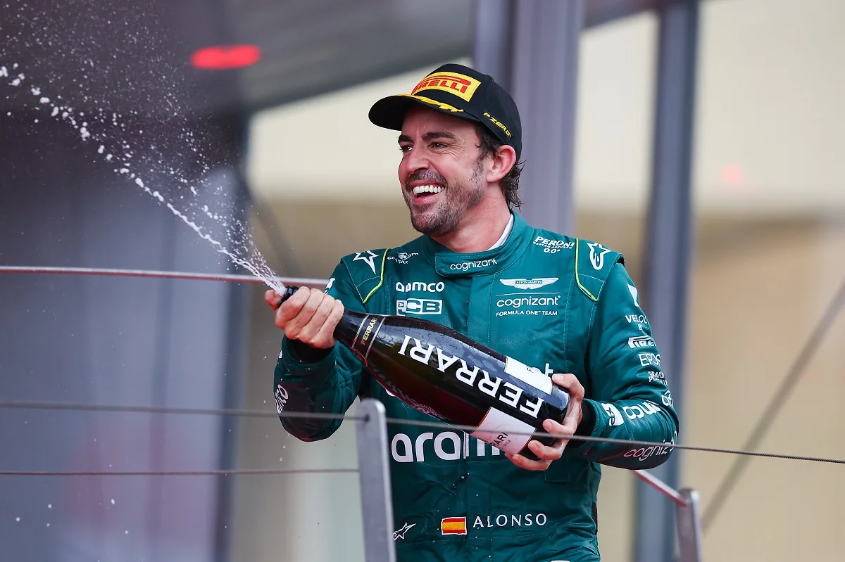Fernando Alonso: Wird der Spanier die Triple-Crown-Challenge wieder aufnehmen? Jenson Button ist überzeugt.