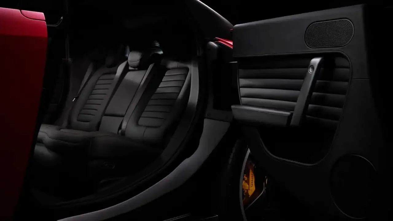 Ferrari präsentierte mit der Luce das erste Fahrzeug mit Platz für fünf Personen.