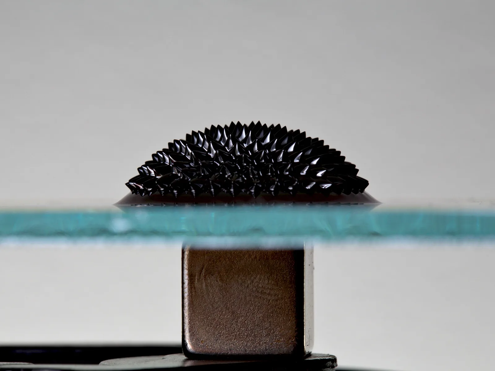 US lab discovers new way to build powerful magnets without rare earths