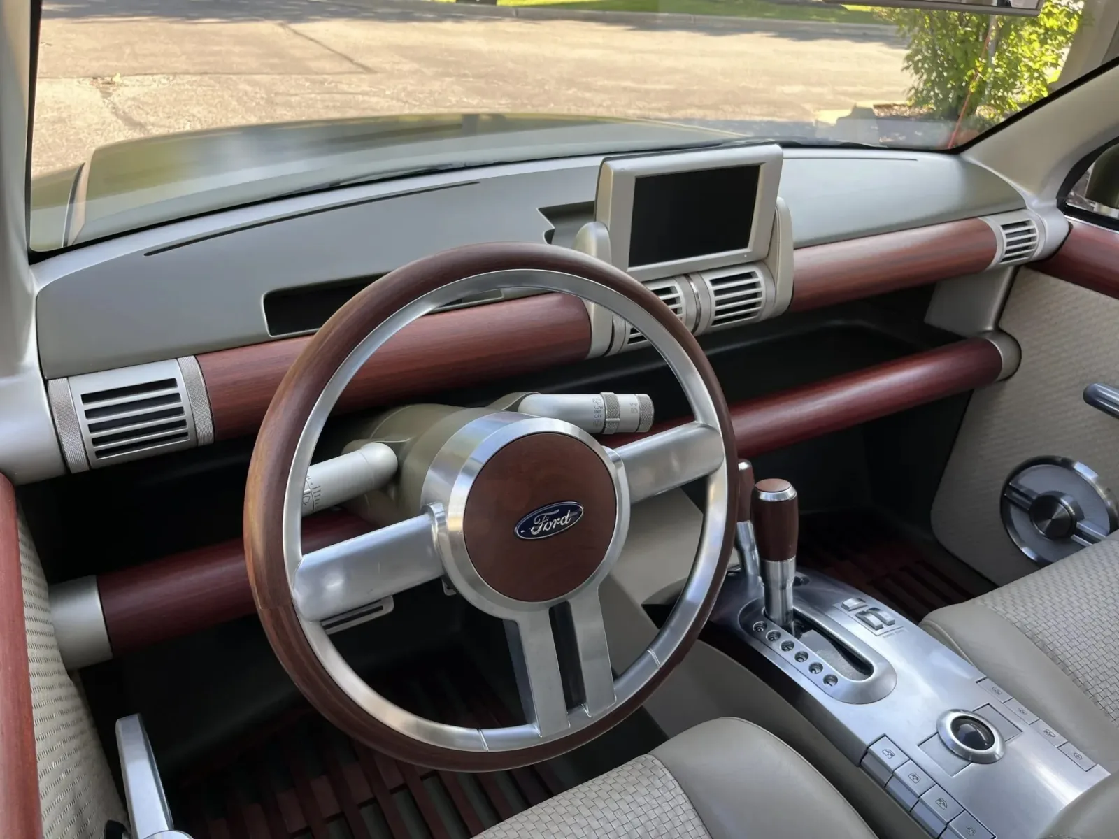 Ford Explorer Concept Time Forgot wieder aufgetaucht und zum Verkauf
