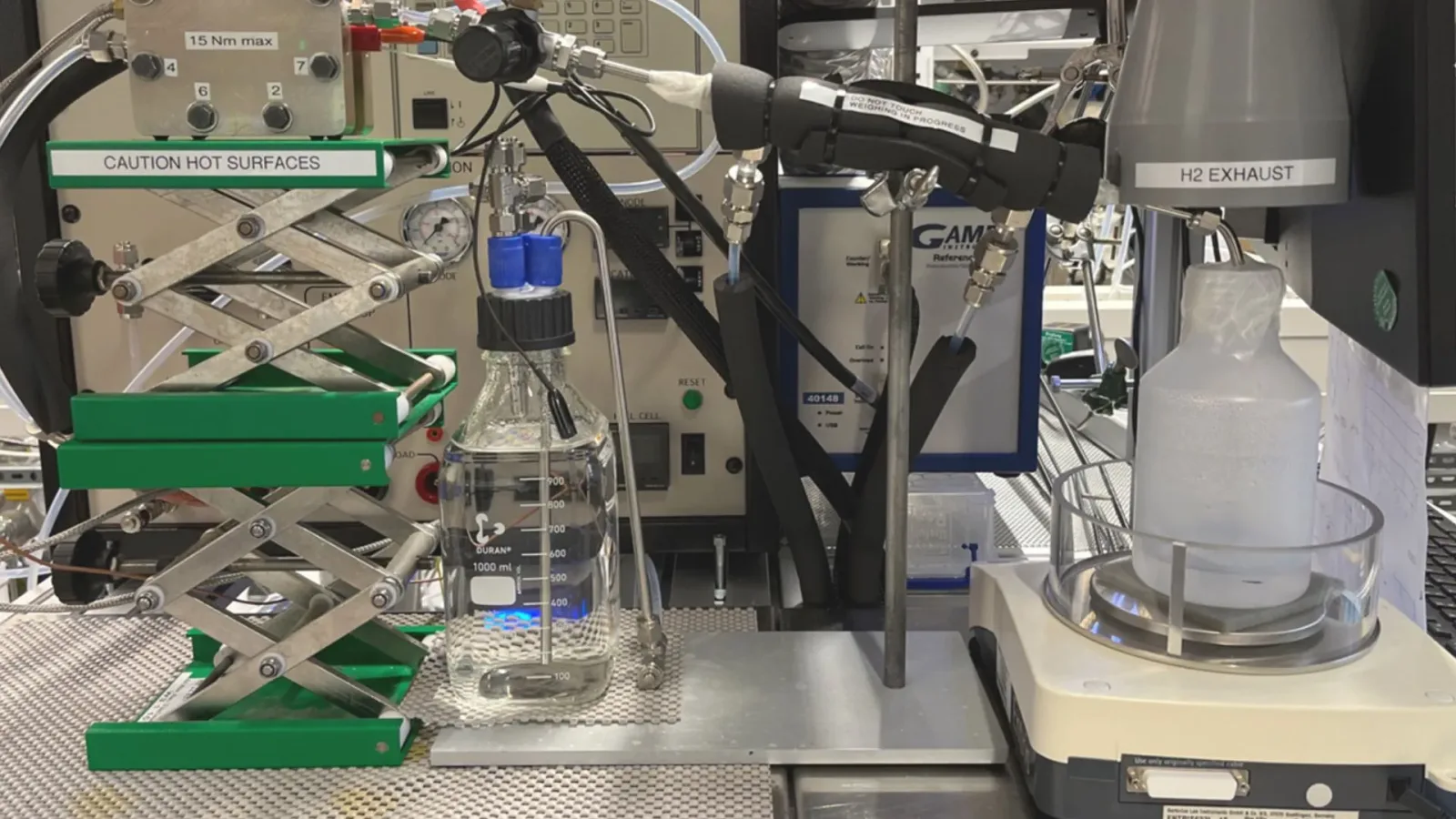 'Hidden oxygen' enables hydrogen production without precious metals