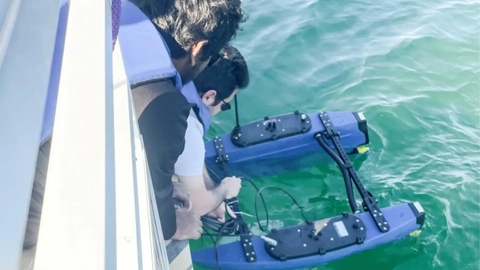 New antenna tech lets robot submarines share data while submerged