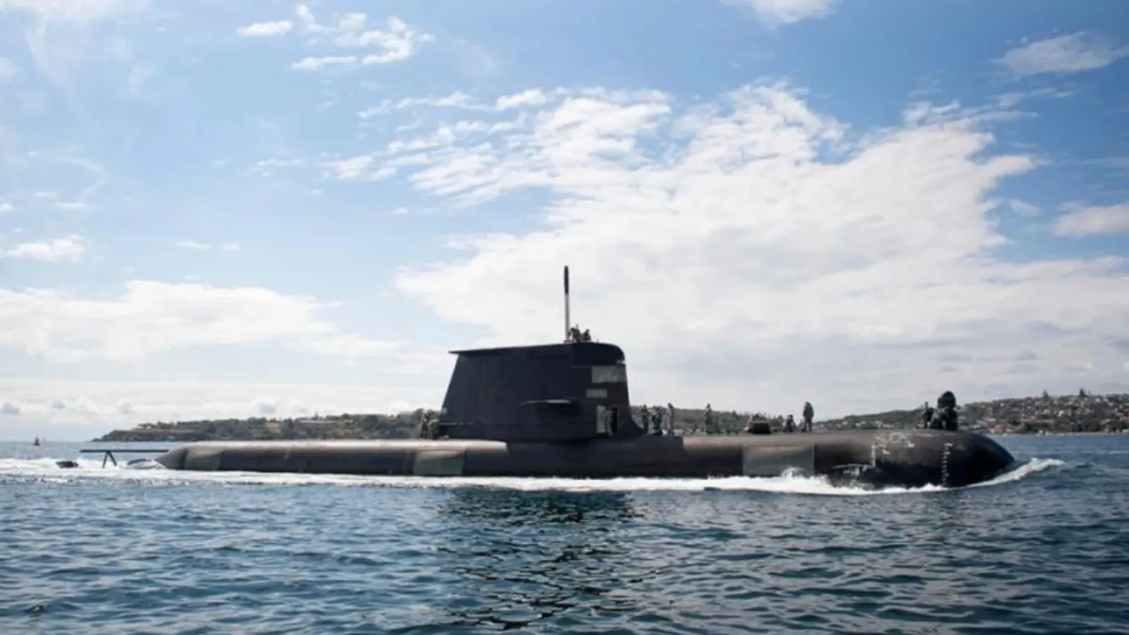Australia to extend life of aging 3,100-ton Collins-class submarines