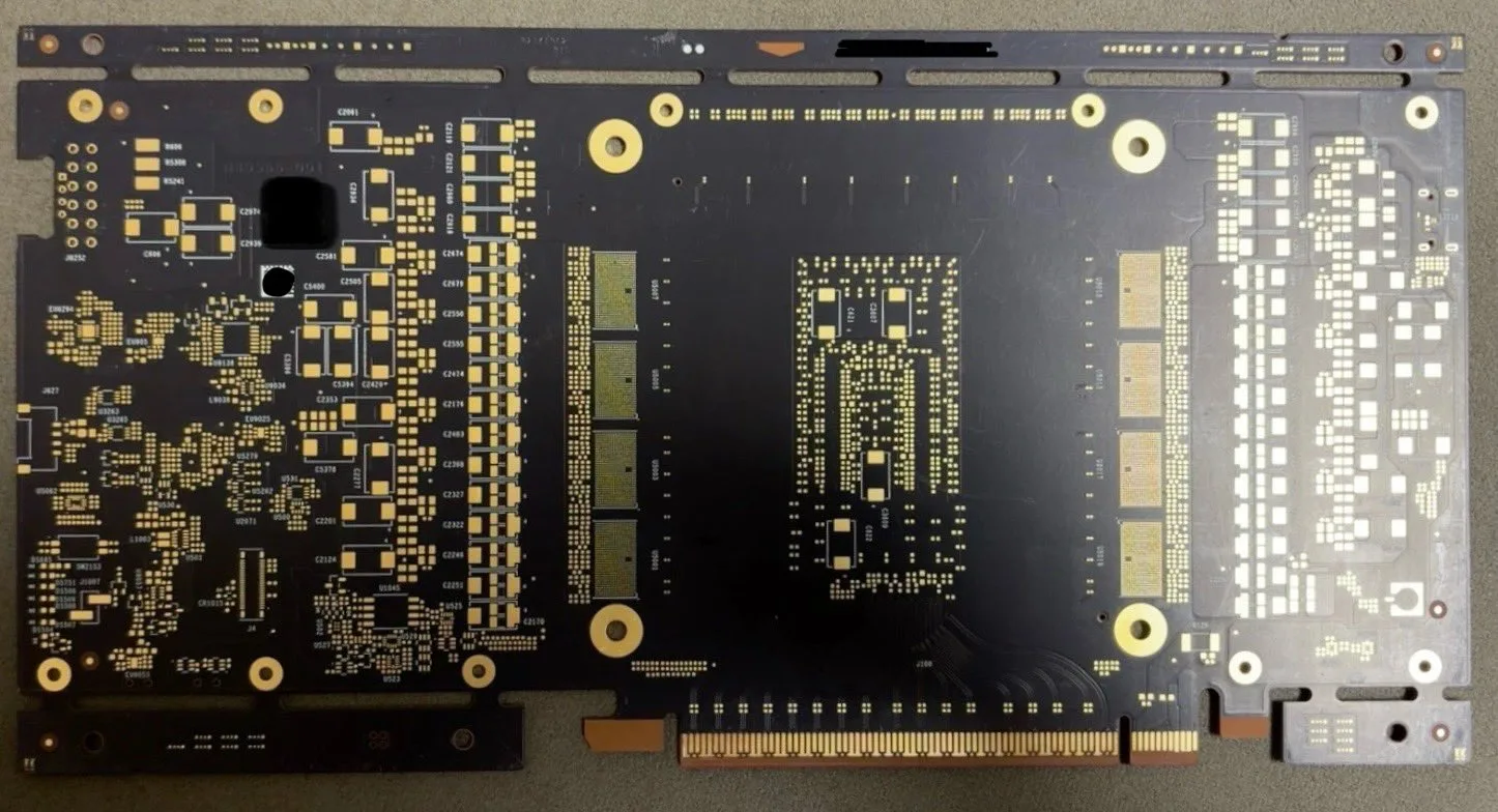 Intel entgeht HBM-Mangel: Crescent-Island-Leak enthüllt Xe3P-GPU mit 160 GB LPDDR5X und 16-Pin-Anschluss