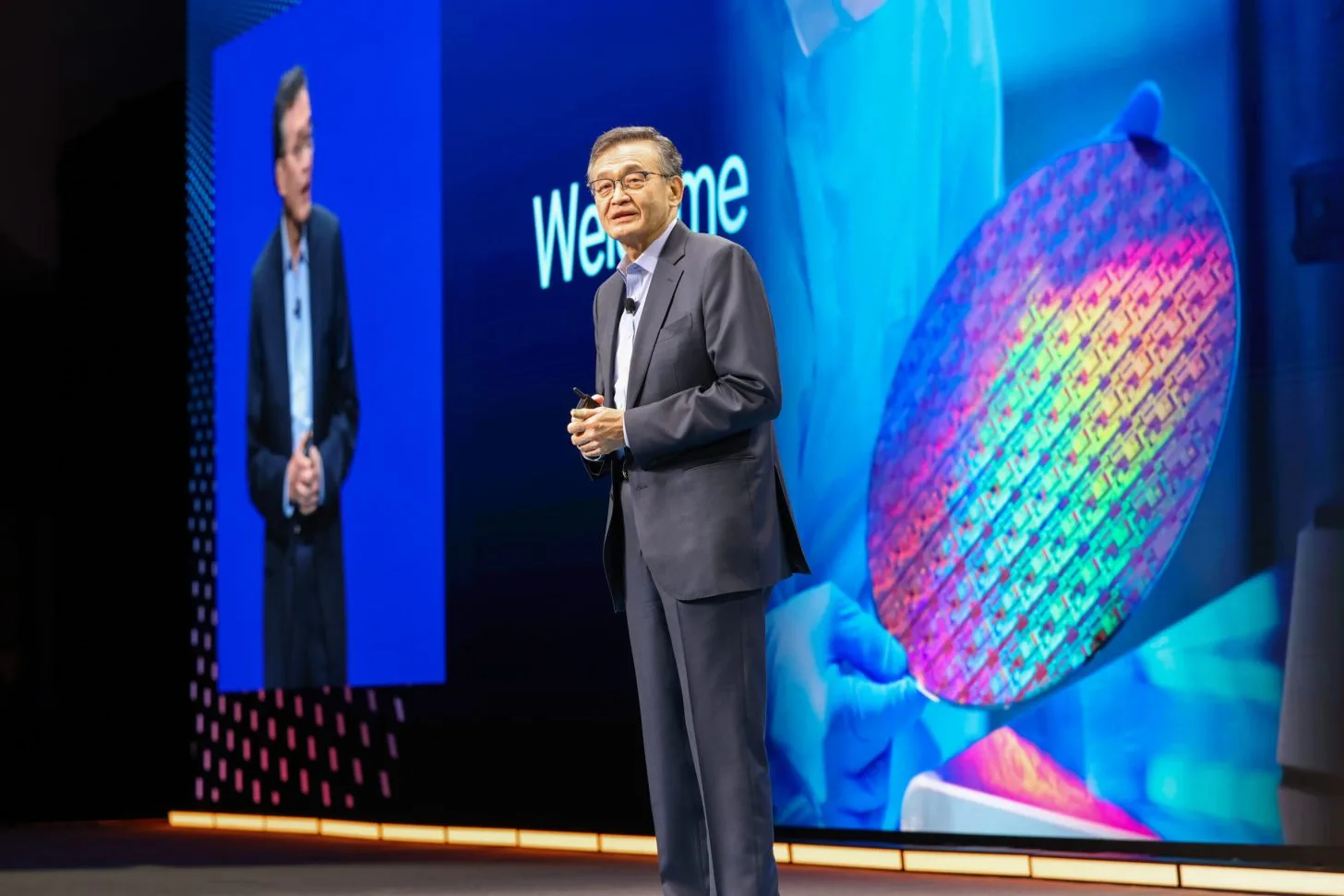 Intel CEO Lip-Bu Tan Calls Foundry a “National Treasure” as External Customers Knock on His Door After 18A Yield Turnaround