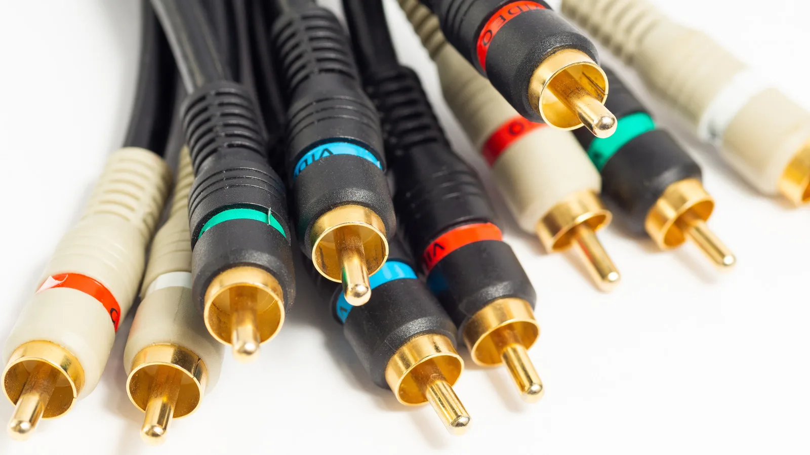 We Now Have Scientific Proof That Expensive Audio Cables Are A Waste Of Money