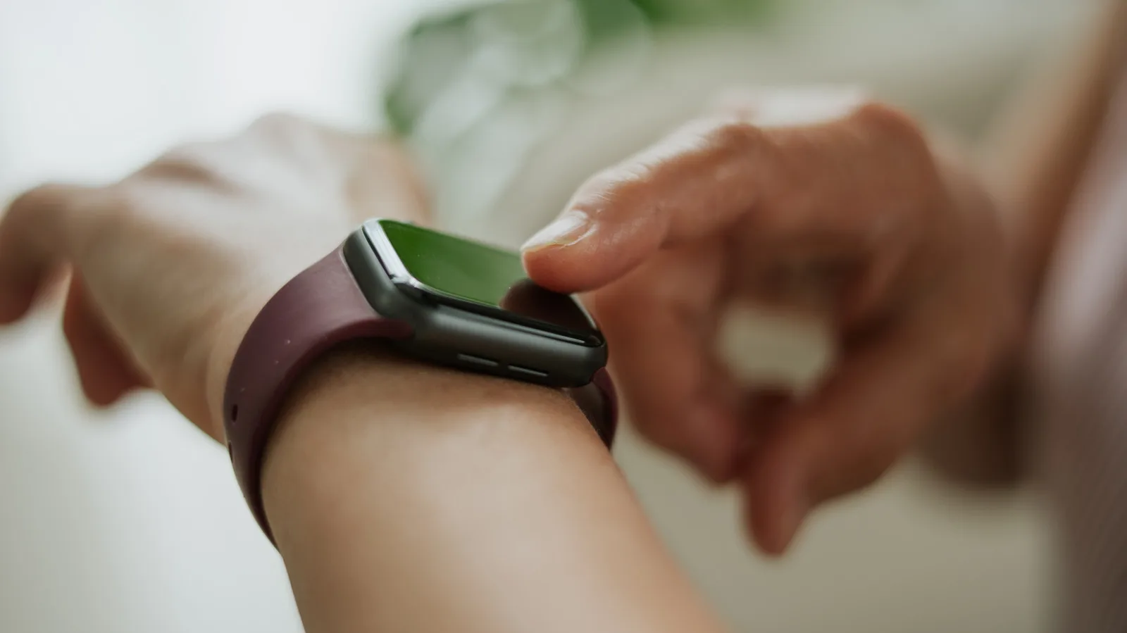5 Reasons Why Someone Might Not Want To Wear A Smartwatch
