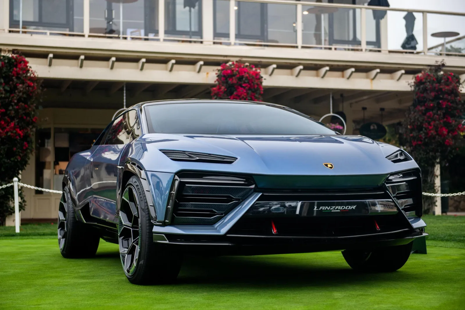Ferraris neues Luce-Modell wird heftig kritisiert, Lamborghinis Chef lässt sich nicht ausbremsen