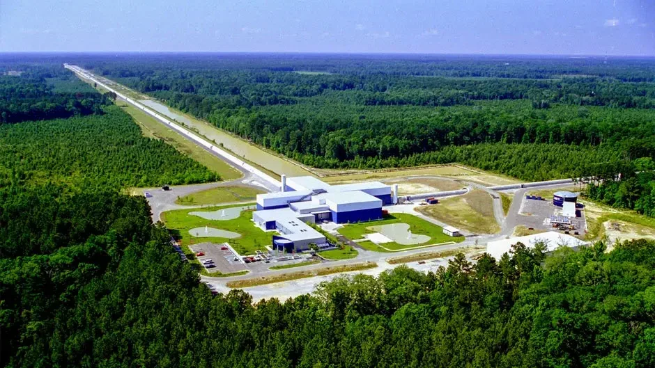 Mysteriöses kosmisches Signal könnte ersten echten Beweis für Ur-Schwarze Löcher liefern