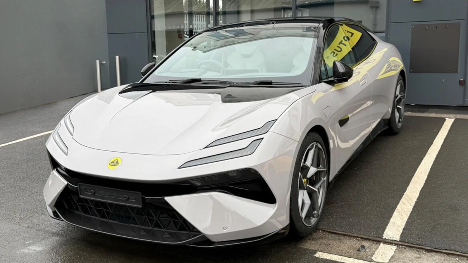 Lotus will 121.000 Pfund für den Taycan-Konkurrenten mit 905 PS verlangen
