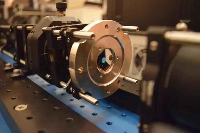 Tiny 6 mm device matches NASA satellite accuracy in sunspot mapping