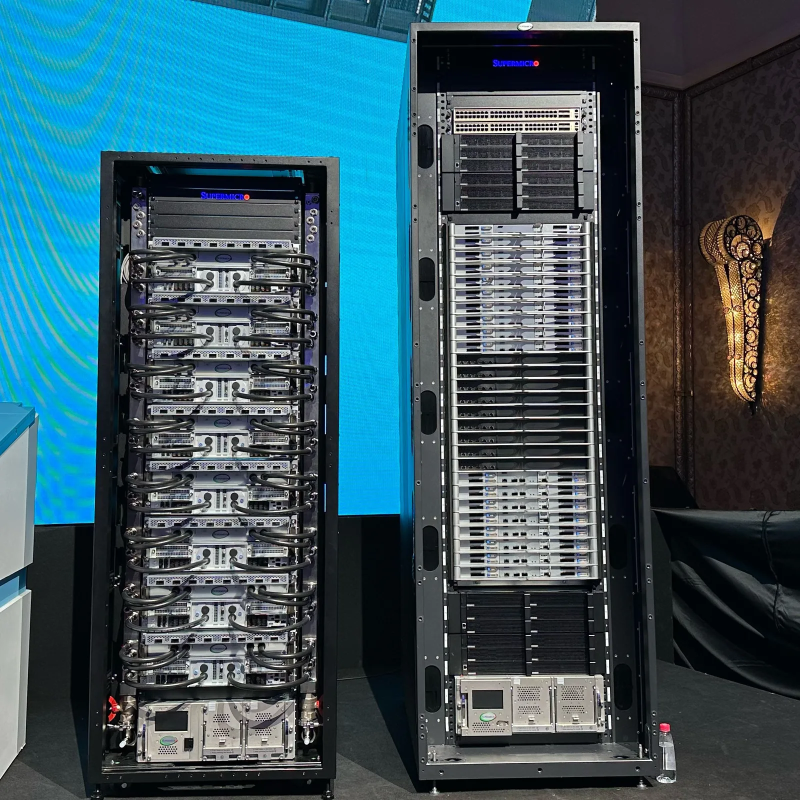 Supermicro präsentiert NVL72-Rack mit neuem Kühlmittel: Unternehmen verspricht 1.000-fach höhere elektrische Impedanz gegenüber Standardkühlung