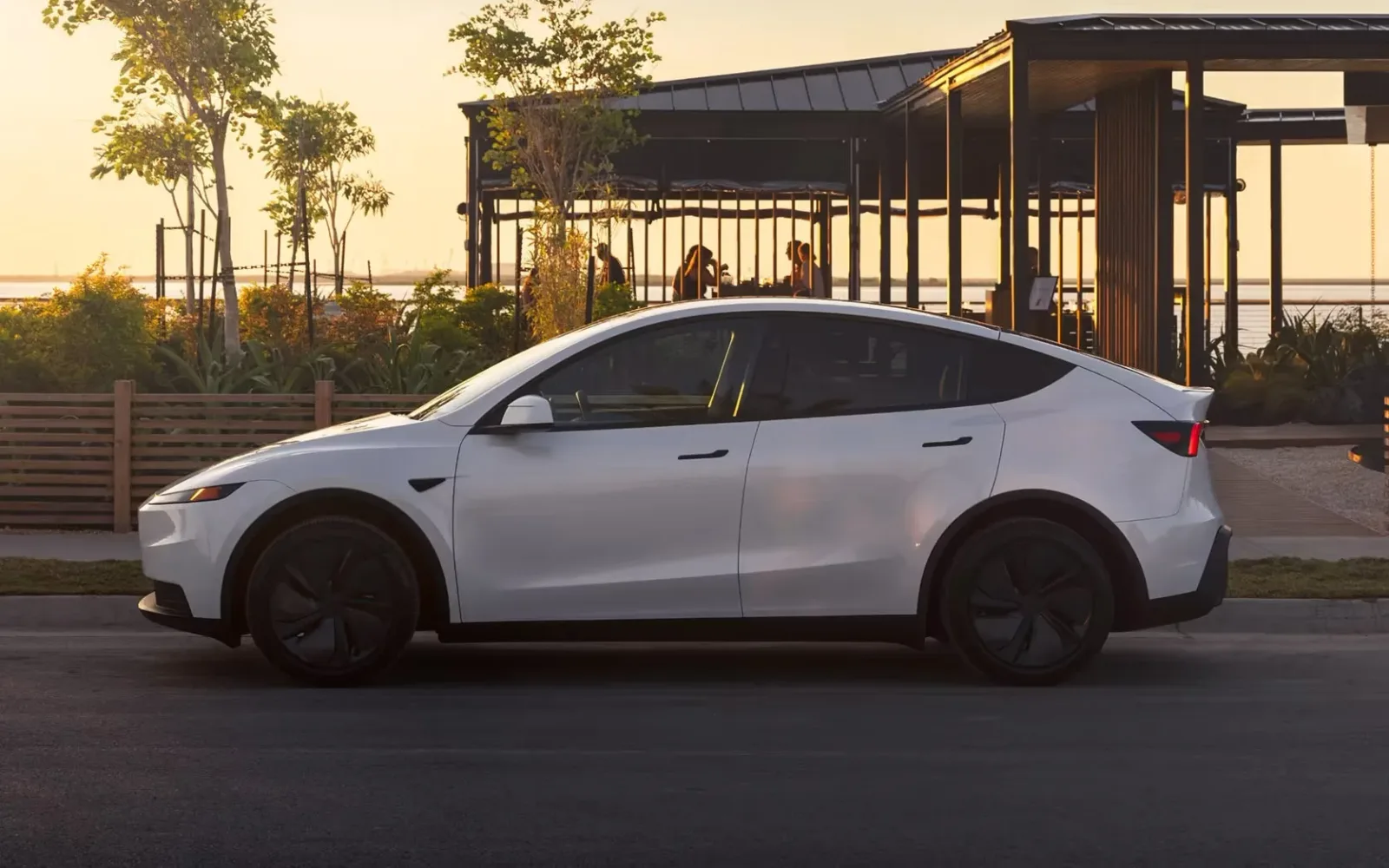 Tesla's Robot Eyes Missed 14,575 Stickers, Sending Every Owner Back To The Dealer | Carscoops