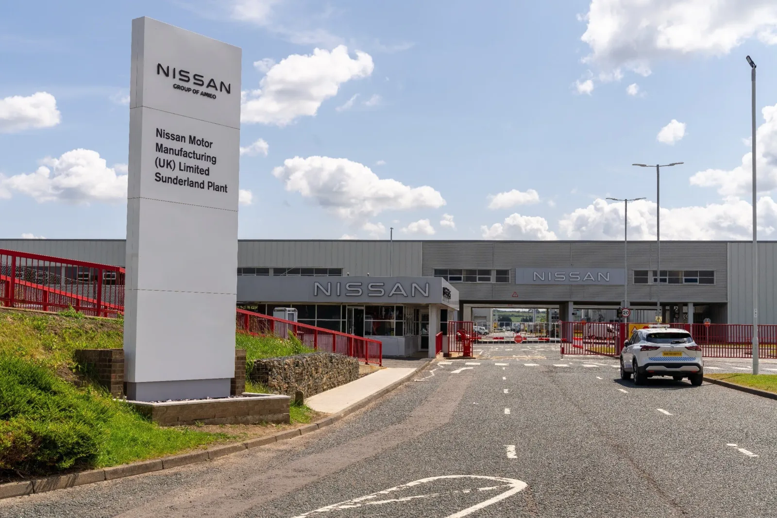 Nissan plant, chinesische Konkurrenzfahrzeuge mit britischen Arbeitern zu produzieren