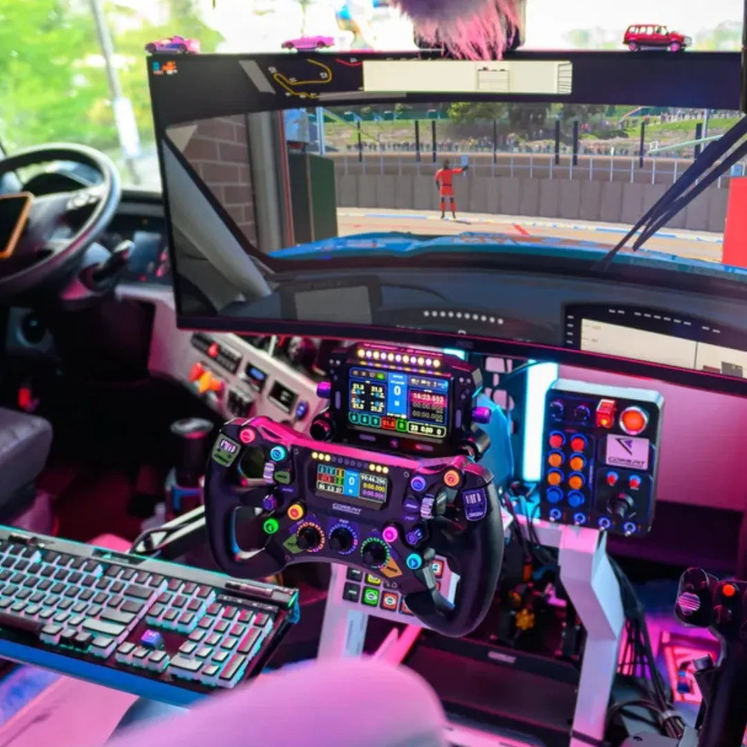 6.000-Dollar-Spiel-PC im LKW-Kabine-Upgrade: Neues Rennbucket-Sitz, Pedale und Zubehör für den ultimativen Truck-Simulator