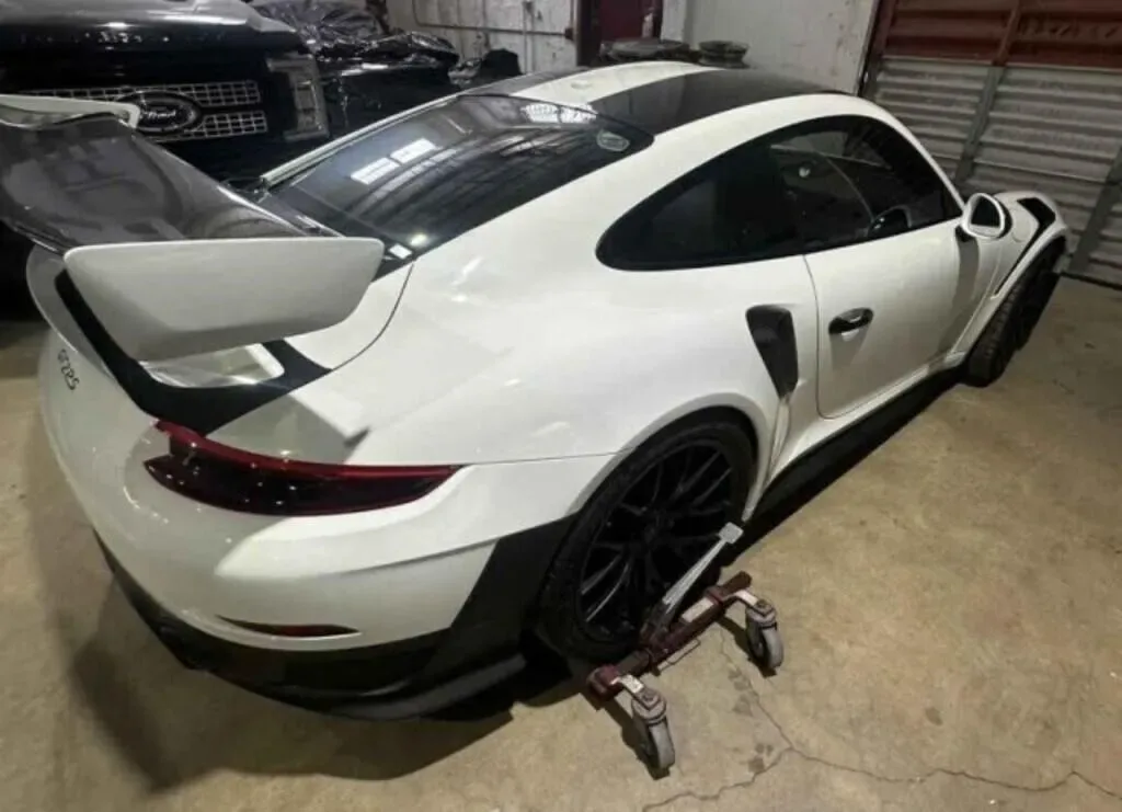 Porsche GT2 RS von 2018 mit 25.000 Meilen für 710.000 Dollar verkauft – trotz Getriebeschaden