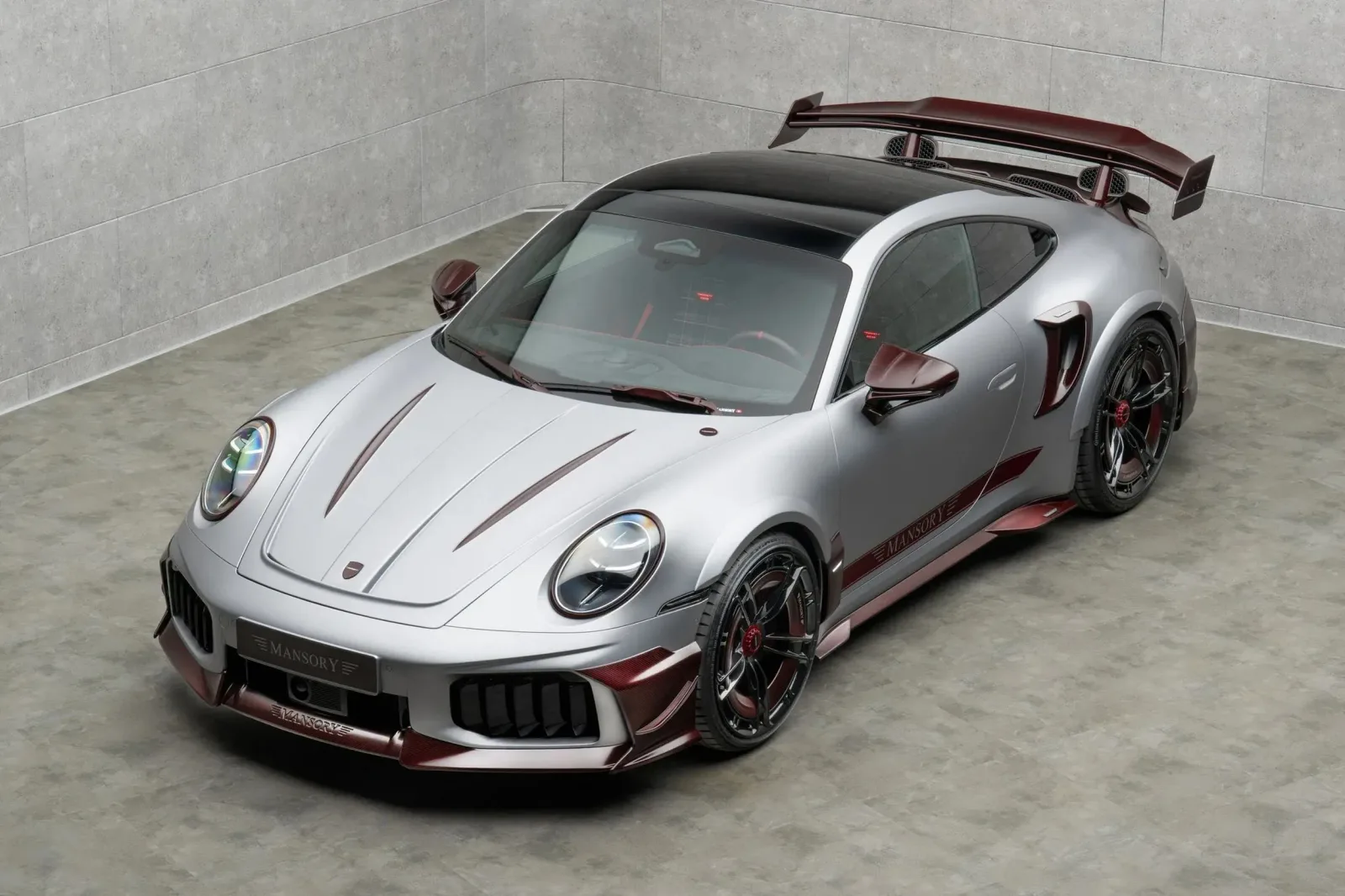 Nur Mansory traut sich, dieses Porsche 911 Turbo S-Kit als „weich" zu bezeichnen