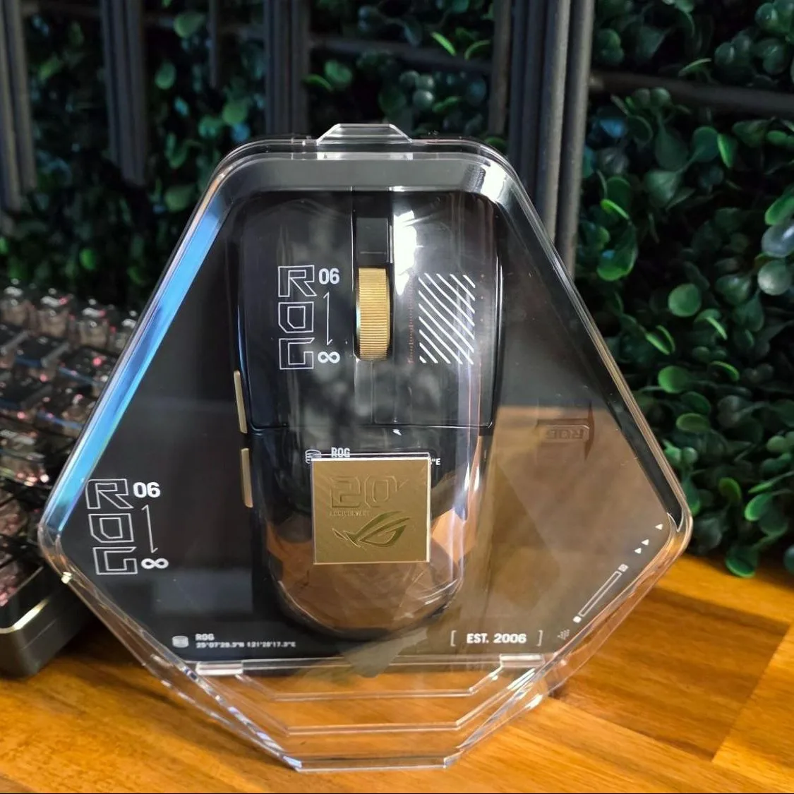 Hands-on mit der ROG Harpe II Extreme Edition 20 von Asus: 24-Karat-Gold und 65.000 DPI-Sensor