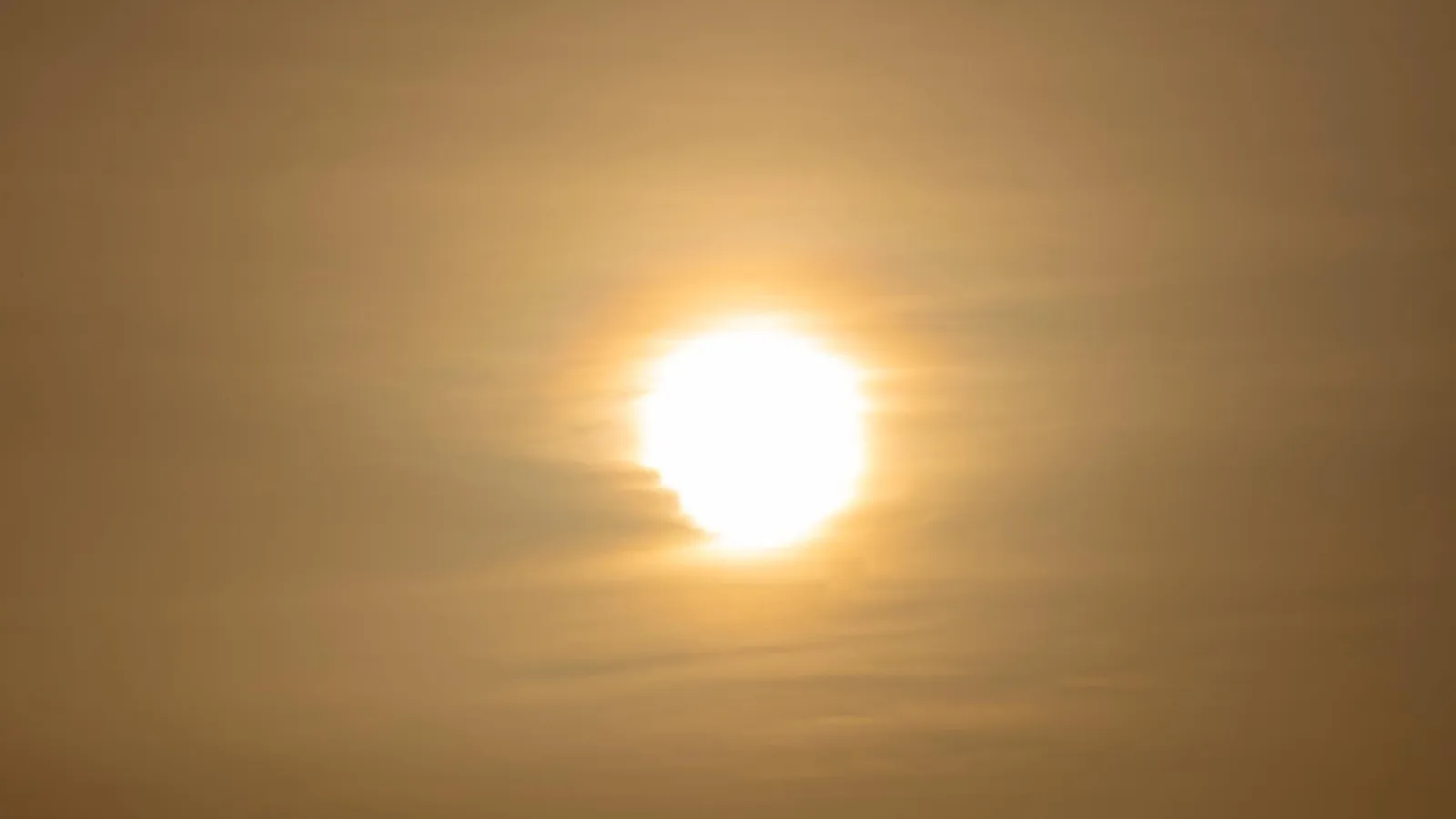 Sonnenblitzungen liefern neue Beweise für magnetische Turbulenzen nahe der Sonne