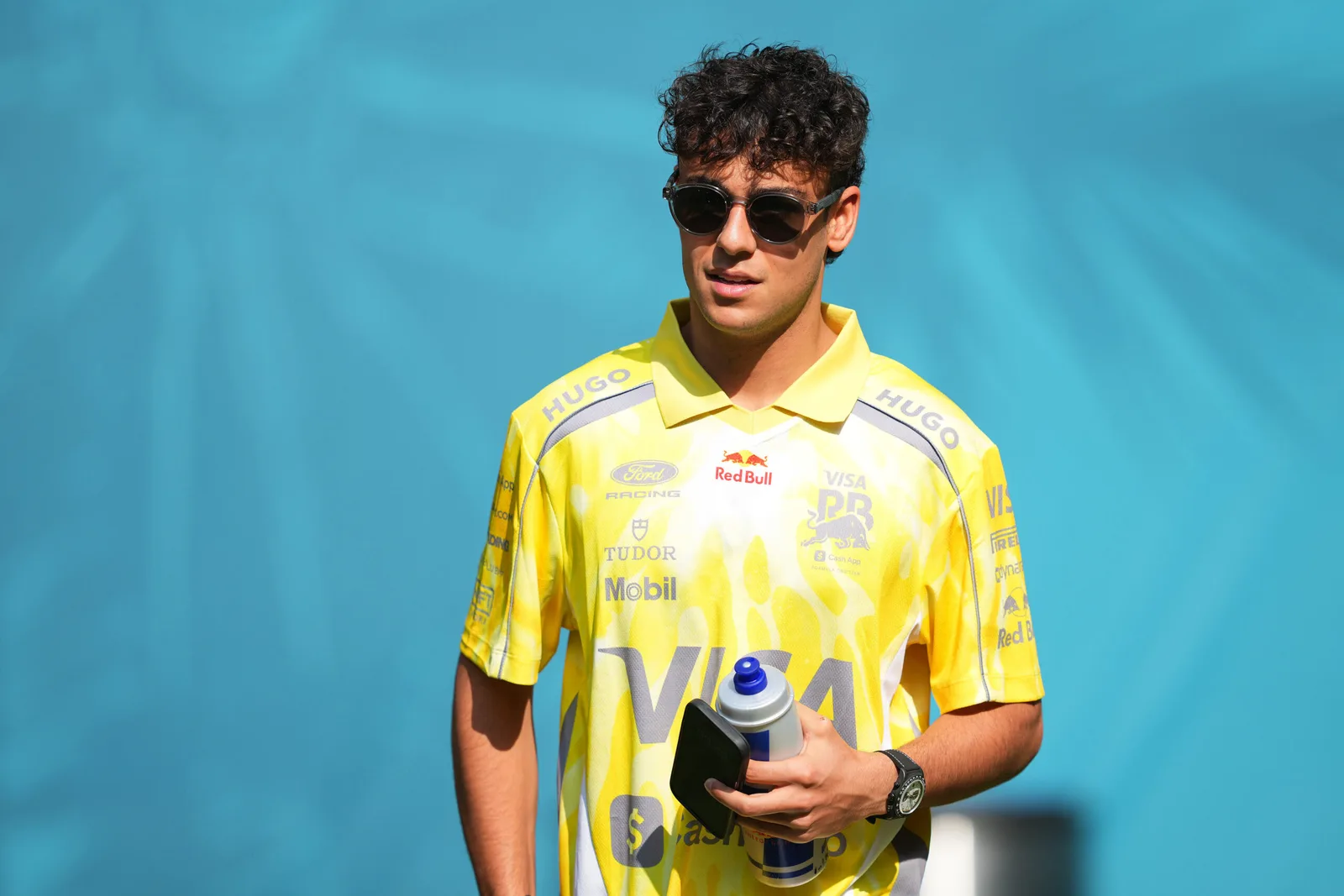 Warum Arvid Lindblad von Racing Bulls eine Boxenstrafe erhielt und beim Sprintrennen des Miami GP disqualifiziert wurde