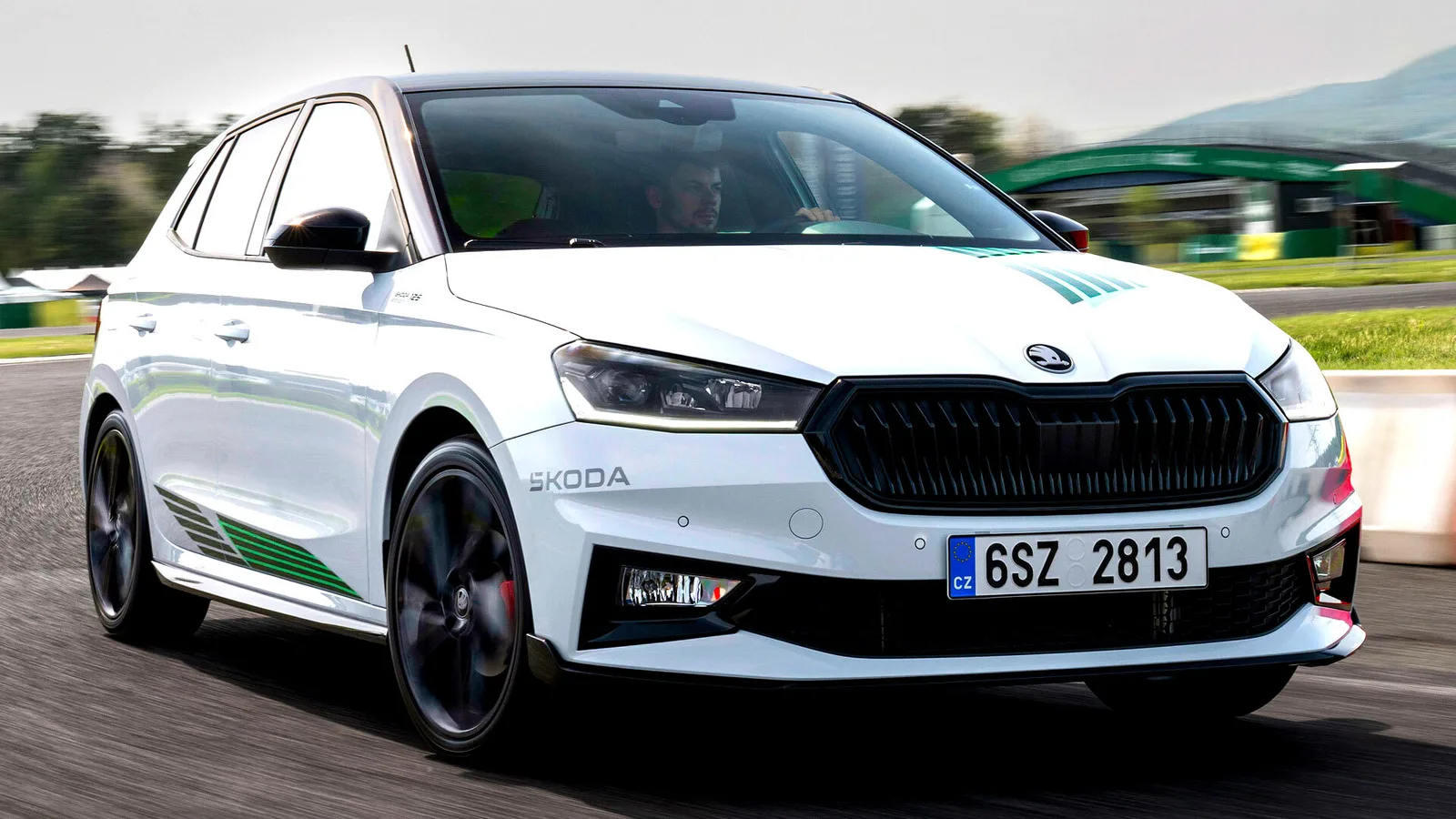 Skoda nennt es Motorsport-Ausstattung, doch die 0-62-Zeit widerspricht dem