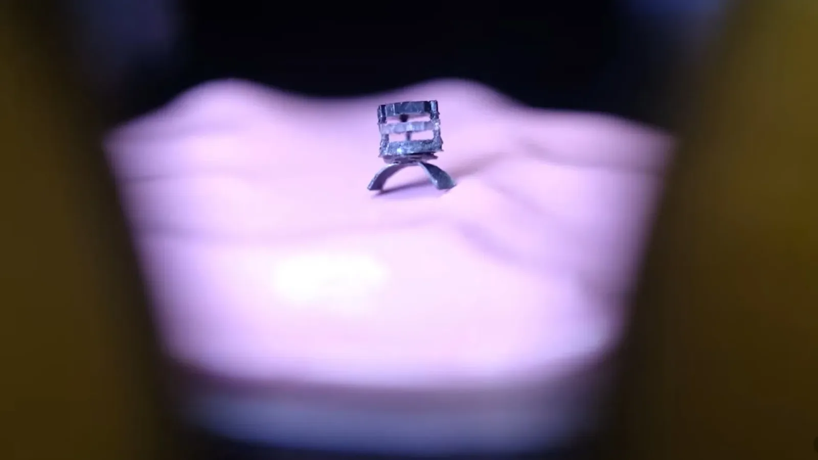 Seed-sized surgical robot packs five functions in 4.4-mm machine