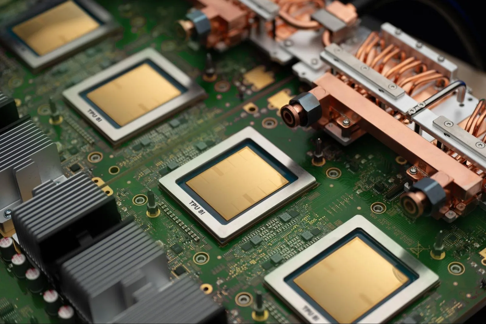 Intel EMIB-Verpackung zieht zwei weitere taiwanesische Zulieferer in Googles TPU-Orbit, während TSMCs CoWoS unter Druck gerät