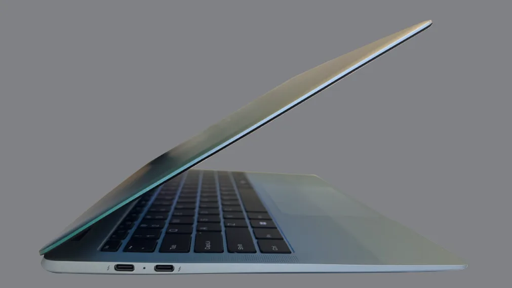 Frore System kühlt Intels Wildcat Lake-Laptop-Referenzdesign mit dem solid-state AirJet Mini: 15 Watt Dauerleistung ohne Lüfter ermöglichen dem MacBook-Nachfolger eine schlanke Bauhöhe von 11,3 Millimetern bei absoluter Stille.