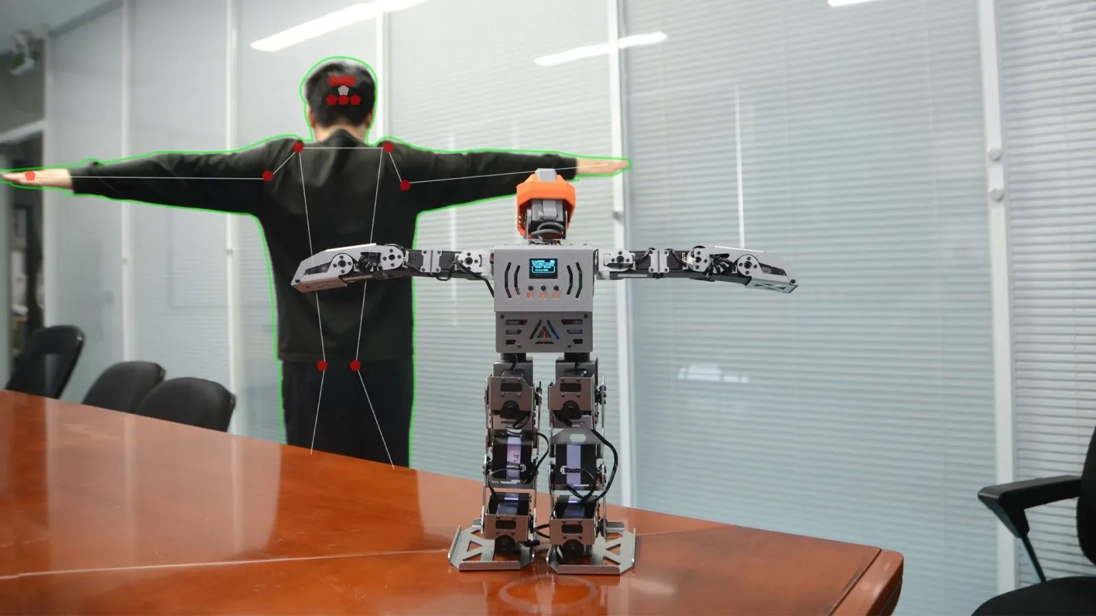 Chinesisches Unternehmen enthüllt kompakten SamuRoid-Humanoiden-Roboter mit 22 Freiheitsgraden