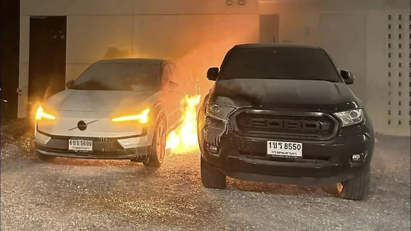 Thailand verklagt Volvo wegen zwei EX30-Brände, bei denen ein Ranger in Flammen aufging