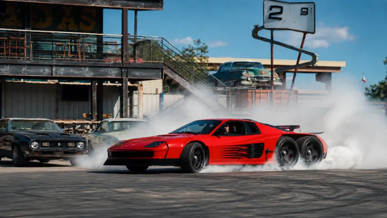 Gas Monkey Garage zündet Ferrari F6 mit 1,5 Millionen Dollar an: Alle vier Hinterräder glühen im extremen Reifenbrand
