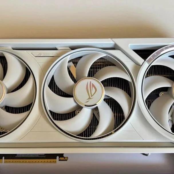 Lucky PC-Bauer erwischt ROG Astral RTX 5080 auf Facebook Marketplace für 500 Dollar – erhält fast 75% Rabatt auf Karte, die „perfekt funktioniert